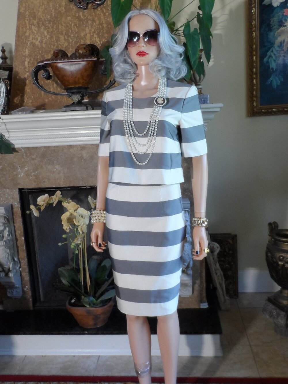 New Burberry London Gray Ivory Striped Silk Blend Skirt Suit US 8/6